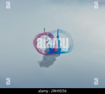 Royal Ayr Force Red Arrows acrobazie acrobatiche con fumo colorato, spettacolo aereo internazionale scozzese 2018 Foto Stock