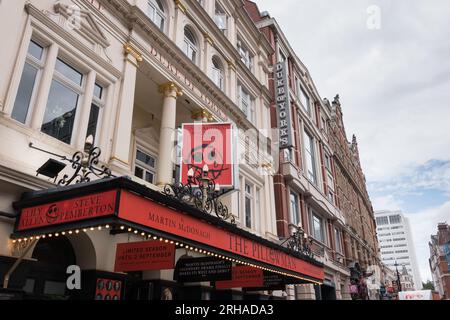 Matthew Dunster's dirige The Pillowman di Martin McDonagh al Duke of York's Theatre, St Martins Lane, Londra, WC2, Inghilterra, REGNO UNITO Foto Stock