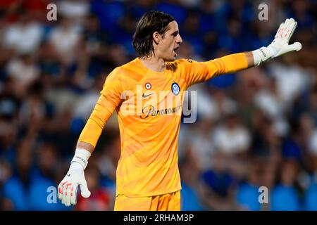 Yann Sommer dell'FC Internazionale gestisce durante l'amichevole partita di calcio tra l'FC Internazionale e il KF Egnatia. Foto Stock