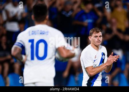 Nicolo Barella dell'FC Internazionale festeggia con Lautaro Martinez dell'FC Internazionale dopo aver segnato un gol durante l'amichevole partita di calcio tra FC Internazionale e KF Egnatia. Foto Stock