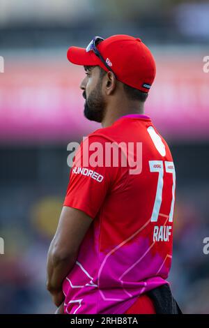 Sophia Gardens, Cardiff, Regno Unito. 14 agosto 2023. The Hundred Mens Cricket, Welsh Fire versus Trent Rockets; Welsh Fire's Haris Rauf Watches Play Credit: Action Plus Sports/Alamy Live News Foto Stock