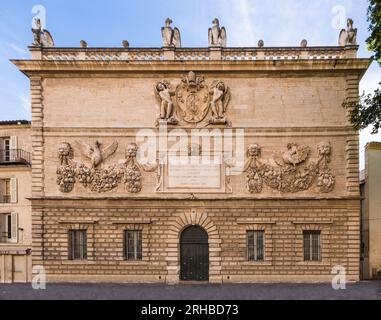 Hôtel des Monnaies (conservatorio) sulla Place du Palais des Papes di Avignone. Vaucluse Provence, Francia. Foto Stock