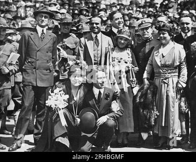 Washington, D.C.: 1918 celebrità al Liberty Loan Drive di Washington. Sono inclusi: Assistente segretario della Marina Franklin Roosevelt, Douglas Fairbanks, Mary Pickford, John Phillips Sousa, Marie Dressler e Charlie Chaplin. Foto Stock