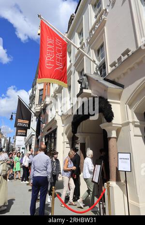 Freddie Mercury - una mostra dei possedimenti della leggenda del rock al Sotheby's in New Bond Street, prima di essere messa all'asta, Londra, Regno Unito Foto Stock