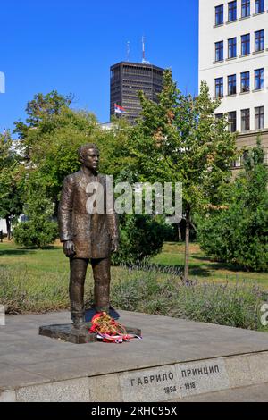 Monumento a Gavrilo Princip (1894-1918) lo studente serbo bosniaco che assassinò l'arciduca Francesco Ferdinando a Belgrado, Serbia Foto Stock