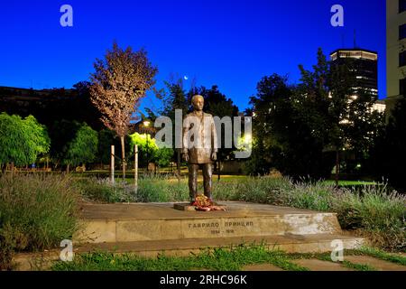 Monumento a Gavrilo Princip (1894-1918) lo studente serbo bosniaco che assassinò l'arciduca Francesco Ferdinando a Belgrado, Serbia Foto Stock