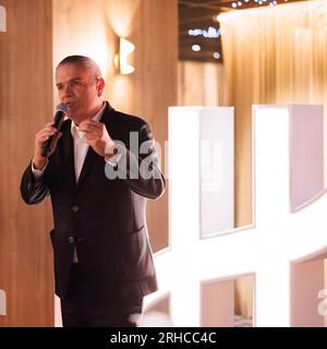 Ricardo Guadalupe, CEO di Hublot durante un discorso a un evento privato di ristorazione a Melbourne, Australia, il 15 agosto 2023. Credito: Corleve/Alamy Stock Photo Foto Stock