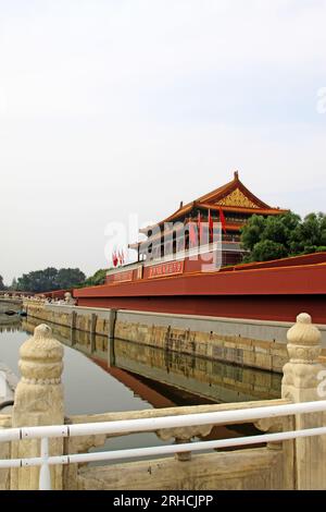 Pechino 11 settembre: Torre Tiananmen e ponte Jinshui in marmo bianco a Pechino l'11 settembre 2011. Tiananmen si trova nella capitale delle persone Foto Stock