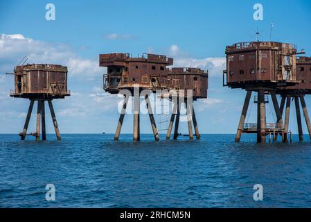 Whitstable, Regno Unito. 15 agosto 2023. I forti di Maunsell osservati con gravi difetti strutturali e molte delle loro parti caddero in mare. Al giorno d'oggi solo i gabbiani nidificano in loro. I forti Maunsell sono torri armate costruite nel Tamigi e negli estuari di Mersey durante la seconda guerra mondiale per difendere il Regno Unito. Sono stati costruiti tra il 1942 e il 1943 per la difesa antiaerea e per riferire a Londra circa l'aereo tedesco. Prendono tutti il nome dal designer Guy Maunsell. (Foto di Krisztian Elek/SOPA Images/Sipa USA) credito: SIPA USA/Alamy Live News Foto Stock