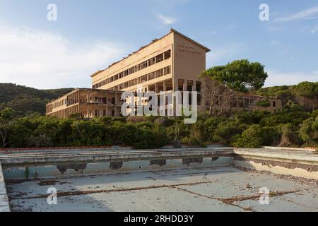 Le rovine della Casa al Mare Francesco Sartori, rifugio per le famiglie dei lavoratori delle vicine miniere di Montevecchio e Ingurtosu. Foto Stock