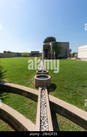 Questo monumentale complesso funerario fu commissionato da Onorina Brion Tomasin in memoria del marito Giuseppe Brion, fondatore del marchio Brionvega Foto Stock