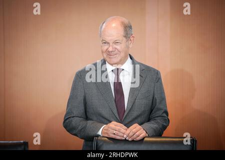 Berlino, Germania. 16 agosto 2023. Il Cancelliere Olaf Scholz (SPD) partecipa alla riunione del Gabinetto federale. Crediti: Kay Nietfeld/dpa/Alamy Live News Foto Stock