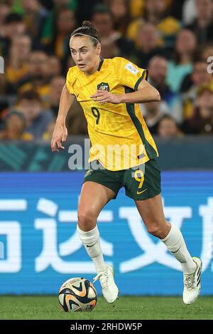 Caitlin Foord n. 9 dell'Australia con la palla durante la semifinale della Coppa del mondo femminile FIFA 2023 Australia Women vs England Women allo Stadium Australia, Sydney, Australia, 16 agosto 2023 (foto di Patrick Hoelscher/News Images) Foto Stock