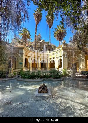 Una fontana sulla Terrazza Nettuno sul Cerro Santa Lucia o sulla Collina Santa Lucia, un parco pubblico a Santiago, Cile. Foto Stock