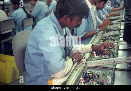Una fabbrica e produzioni di elettronica informatica presso la Electronic City nella città di Bangalore, nella provincia del Karnataka, in India. India, Bangalor Foto Stock