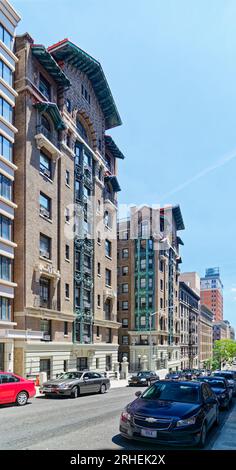 Il Columbia University Teachers College acquisì gli Emery Roth-Designed Bancroft Apartments nel 1919 per l'uso come residenza studentesca. (509 W 121st St.) Foto Stock