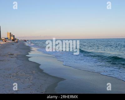Giornata di sole alla spiaggia sulle coste del Golfo della Florida Foto Stock