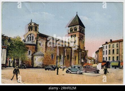 Midi Pyrenees, Haute-Garonne (31), Saint Gaudens (Saint-Gaudens) : vue exterieure de l'eglise collegiale Saint Pierre et Saint Gaudens (Saint-Pierre-et-Saint-Gaudens) - carte postale datee 1951 Foto Stock