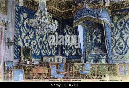 Chateau de Fontainebleau : chambre a coucher de la reine Marie Antoinette (1755-1793) - carte postale fin 19eme-debut 20eme siecle Foto Stock