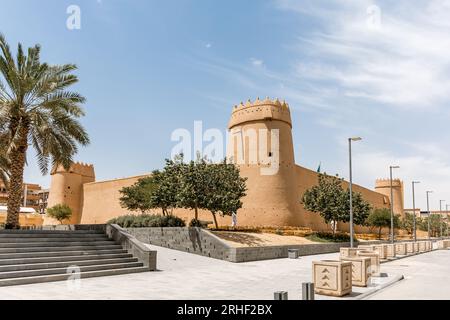 Il forte di Masmak, chiamato anche Fortezza di Masmak o Palazzo di Masmak, è un forte in argilla e mattoni di fango nel quartiere di al-Dirah di Riyadh, in Arabia Saudita Foto Stock