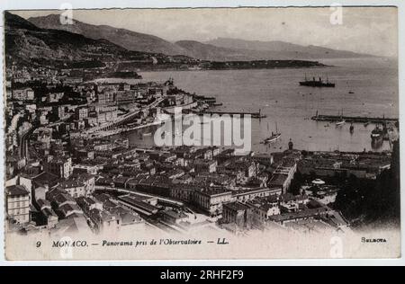Monaco : panorama de la ville de Monaco avec le Rocher et Monte Carlo (Monte-Carlo) pris depuis l'Observatoire - carte postale fin 19eme-20eme siecle Foto Stock