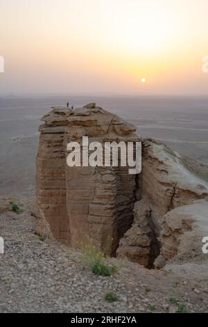 Formazione rocciosa nel deserto, chiamata Edge of the World Foto Stock