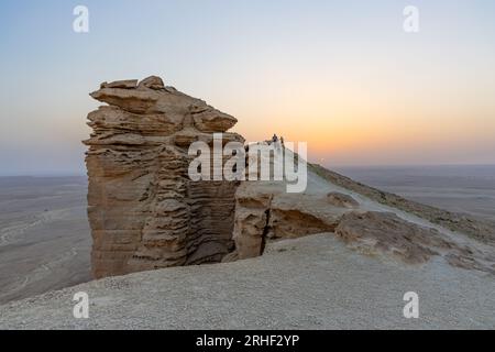 Formazione rocciosa nel deserto, chiamata Edge of the World Foto Stock