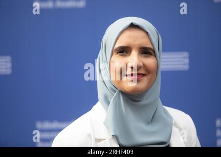 Edimburgo. Scozia, Regno Unito. 16 agosto 2023. Photocall: Jokha Alharthi Omani writer, vincitore del Man Booker International Prize nel 2019, appare all'Edinburgh International Book Festival all'Edinburgh College of Art crediti: Pako Mera/Alamy Live News Foto Stock