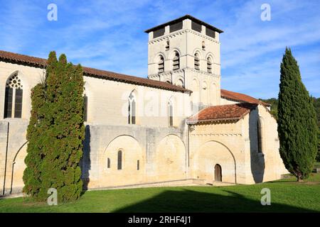 L'église de l'Abbaye Notre-Dame de Chancelade de style roman. La Construction de l'abbaye s'est étalée du XE au XIIe siècle. Culte catholique romain Foto Stock