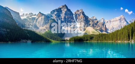 Lago Moraine durante l'estate nel Banff National Park, Canadian Rockies, Alberta, Canada. Banff National Park, Alberta, Canada Foto Stock