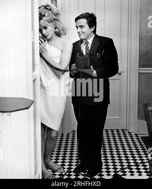 Suzy Kendall, Dudley Moore, sul set del British Film, '30 Is A Dangerous Age, Cynthia', Columbia Pictures, 1968 Foto Stock