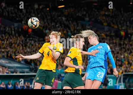 Sydney, Australia. 16 agosto 2023: Alessia Russo (Inghilterra) testa durante una partita, a, . Kim Price/CSM Foto Stock