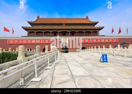 Pechino 11 settembre: Torre Tiananmen e ponte Jinshui in marmo bianco a Pechino l'11 settembre 2011. Tiananmen si trova nella capitale delle persone Foto Stock