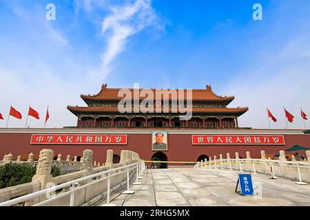 Pechino 11 settembre: Torre Tiananmen e ponte Jinshui in marmo bianco a Pechino l'11 settembre 2011. Tiananmen si trova nella capitale delle persone Foto Stock