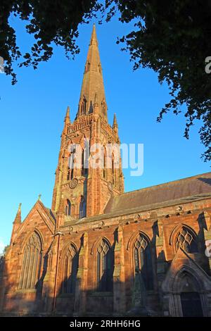 Chiesa parrocchiale di St Elphin, tramonto serale, Church Street, Warrington, Cheshire, INGHILTERRA, REGNO UNITO, WA1 2TL Foto Stock