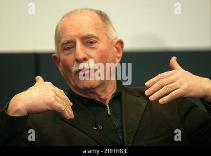 FOTO DI ARCHIVIO: Werner HANSCH avrà 85 anni il 20 agosto 2023, Werner HANSCH, Germania, giornalista sportivo, presentatore televisivo, giornalista sportivo, ritratto, Marl Media Culture Days, Topkick - TV's (lussuria) Fear of football, 06. e 04/07/2006. SVEN SIMON#Prinzess-Luise-Strasse 41#45479 M uelheim/ R uhr Tel.: 0208/9413250#fax.: 0208/9413260 conto 1428150 Commerzbank e ssen BLZ 36040039 www.svensimon.net. Foto Stock