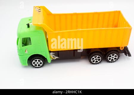 camion di plastica giocattolo per giochi per bambini Foto Stock