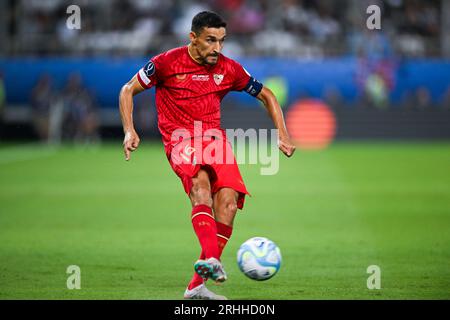 Pireo, Grecia. 16 agosto 2023: Jesus Navas di Siviglia in azione durante la partita di Supercoppa UEFA 2023 tra Manchester City FC e Sevilla FC allo Stadio Georgios Karaiskakis nel Pireo, Grecia. 16 agosto 2023. (Foto di Nikola Krstic/Alamy) Foto Stock