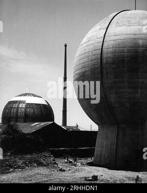 Bhabha Atomic Research Centre, BARC, in costruzione, impianto di ricerca nucleare, Trombay, Bombay, Mumbai, Maharashtra, India, anni '1950, vecchia immagine anni '1900 Foto Stock