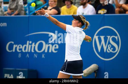 Donna Vekic della Croazia in azione durante il primo turno del torneo di tennis Western & Southern Open 2023, WTA 1000, il 15 agosto 2023 a Cincinnati, Stati Uniti Foto Stock