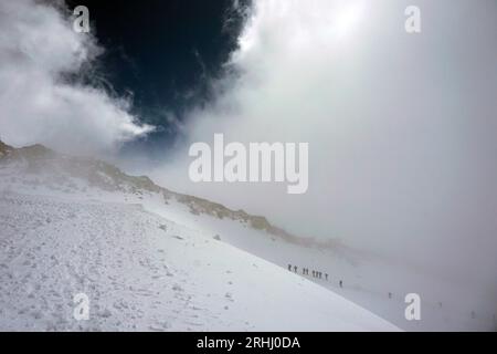 montagna le nuvole Foto Stock