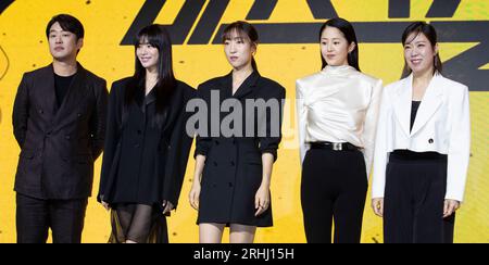 Seoul, Corea del Sud. 16 agosto 2023. (Da L a R) attori sudcoreani Ahn Jae-hong, Nana, Lee Han-byul, Go Hyun-jing, Yeom Hye-Ran, Photo call per la conferenza stampa di Netflix Series Mask Girl a Seoul, Corea del Sud, il 16 agosto 2023. (Foto di Lee Young-ho/Sipa USA) credito: SIPA USA/Alamy Live News Foto Stock