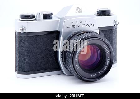 Fotocamera reflex a obiettivo singolo (SLR) Asahi Pentax SP1000 da 35 mm con obiettivo SMC Takumar f2 da 55 mm. Foto Stock