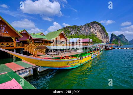 Thailandia, Phang Nga Bay, flotting fisher villaggio di Ko Panyee Foto Stock