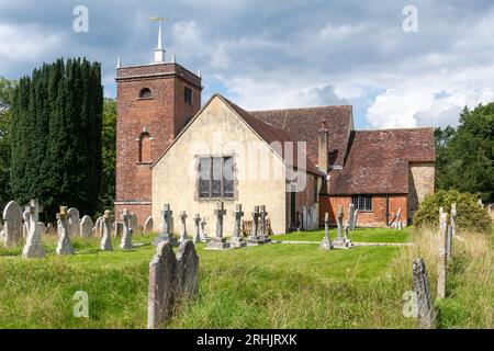 Chiesa di Ognissanti a Minstead, New Forest National Park, Hampshire, Inghilterra, Regno Unito Foto Stock