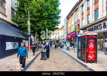 Una vista su Dudley Street nel centro di Wolverhampton. Foto Stock