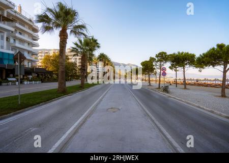 Vlora, Albania Road View. Estate in Albania Foto Stock