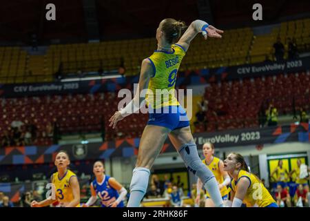 Monza, Italia. 17 agosto 2023. Women - Bosnia ed Erzegovina vs Bulgaria, Volleyball Intenationals in Monza, Italia, 17 agosto 2023 Credit: Independent Photo Agency/Alamy Live News Foto Stock