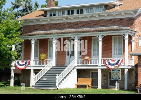 DeKalb, Illinois, USA - 15 agosto 2023 - la casa e la fattoria di Glidden. Sede dei primi sviluppi del filo spinato Foto Stock