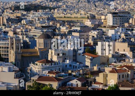 Atene, GR - 29 luglio 2023: Vista panoramica di Atene, capitale della Grecia Foto Stock